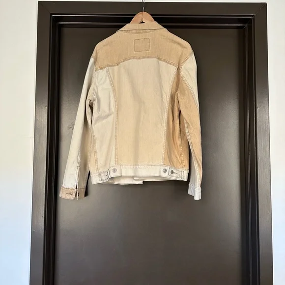 Levi's Cream Colored Denim Trucker Jacket - Picture 2 of 5